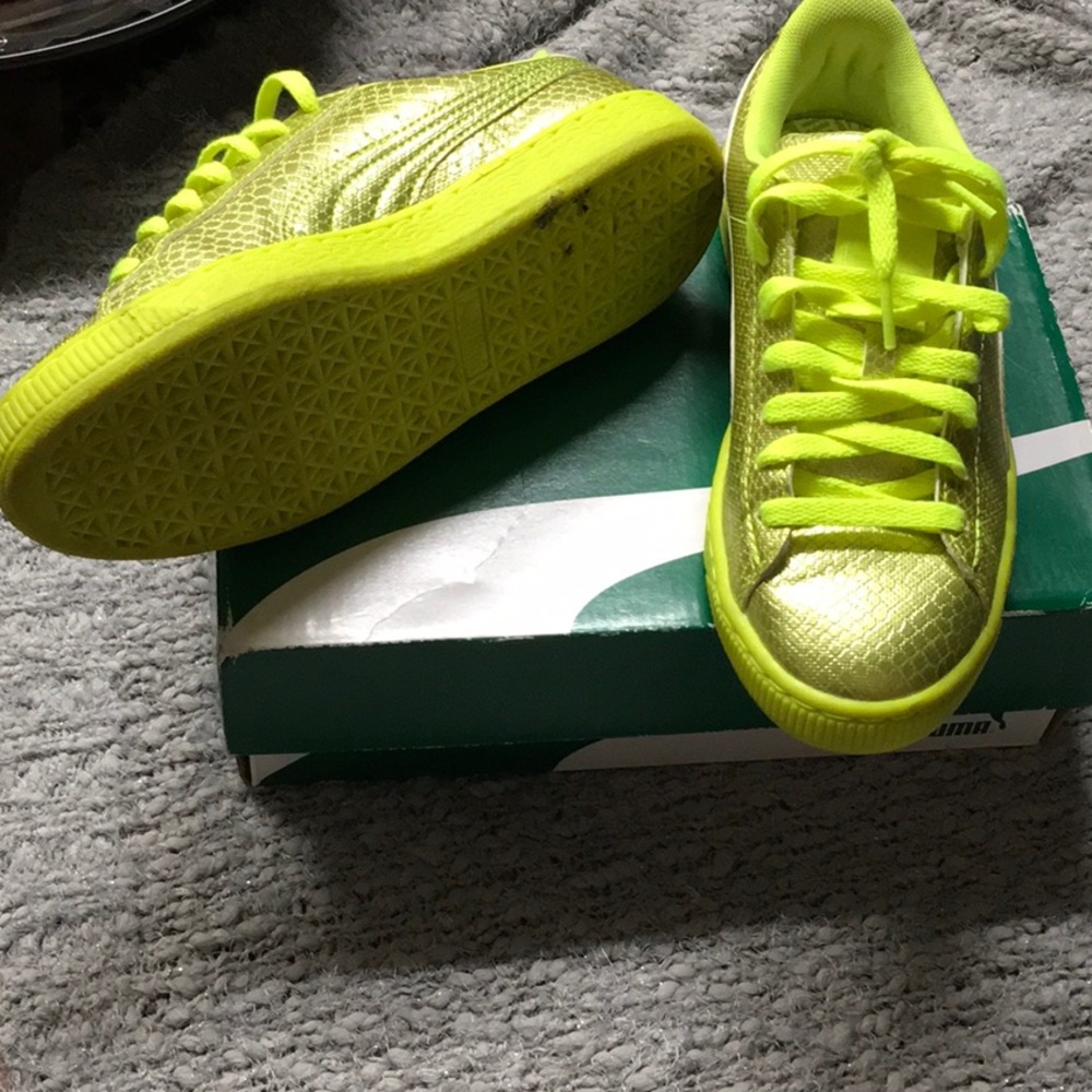 Highlighter yellow / safety Yellow pumas